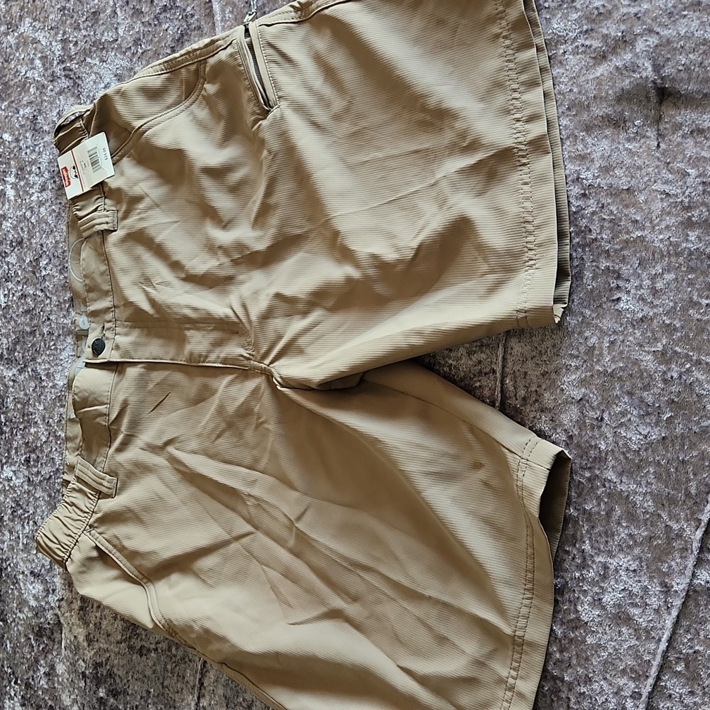 NWT Wrangler men's size 36 shorts